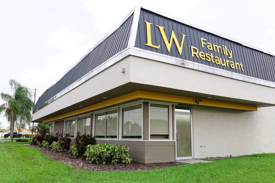 Lake Wales Family Restaurant building